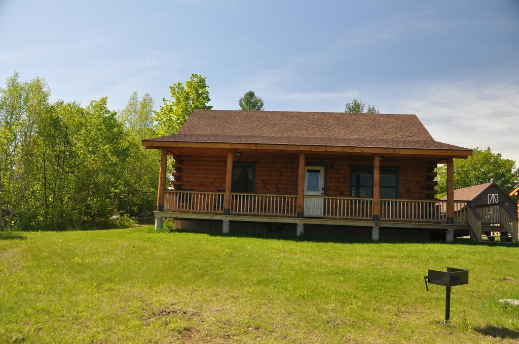 Muddy Moose Hotel Morrisville Exterior photo