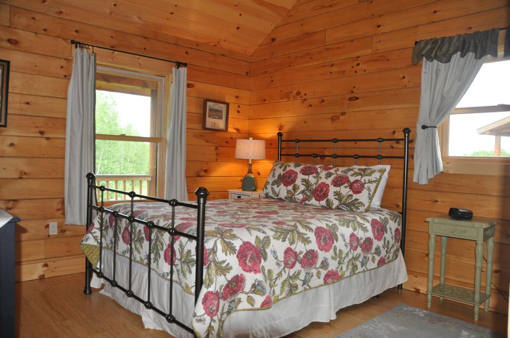 Muddy Moose Hotel Morrisville Exterior photo